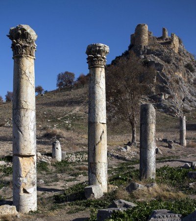 ATEŞ ÜZERİNDE YÜRÜYEN, ÇIPLAK AYAKLI RAHİBELER