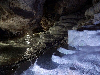 YERALTINDAKİ PAMUKKALE: KAKLIK MAĞARASI